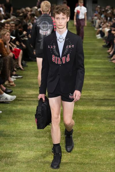 Look 36